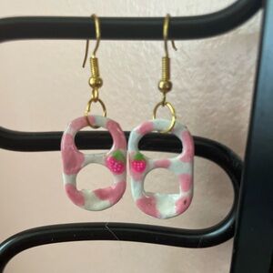 Pop can tab earrings 🍓